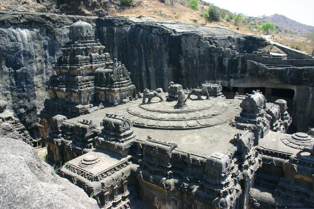 Скальный храм Кайласанатха (Кайлаш) сверху
