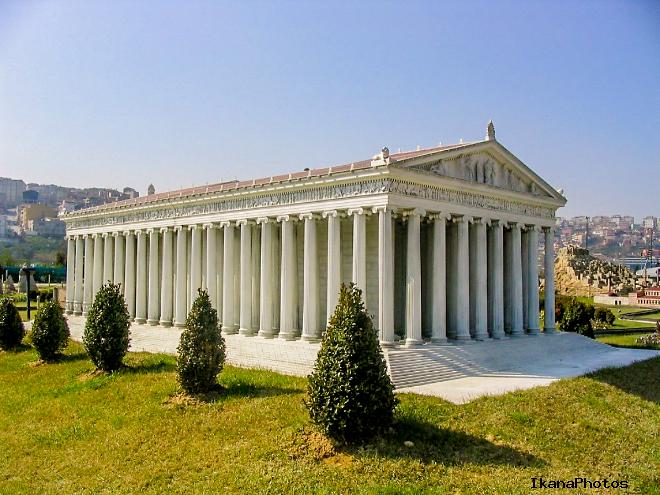 Модель храма Артемиды в Эфесе. Турция, парк Миниатюрк