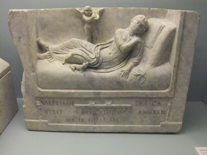 Римский мемориальный камень, 2 век н. э.