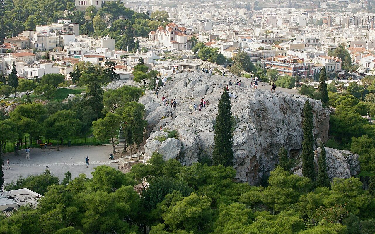 Ареопаг, или «Аресов холм», вид с Акрополя